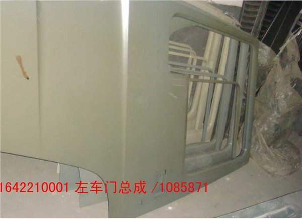 AZ1642210002 右车门总成 重汽豪沃车