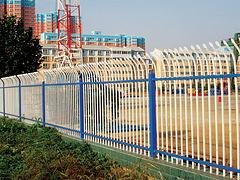 威海围栏：山东热镀锌喷塑围栏制作厂家