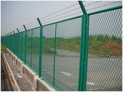 衡水公路护栏网主选润迪丝网 河北护栏网
