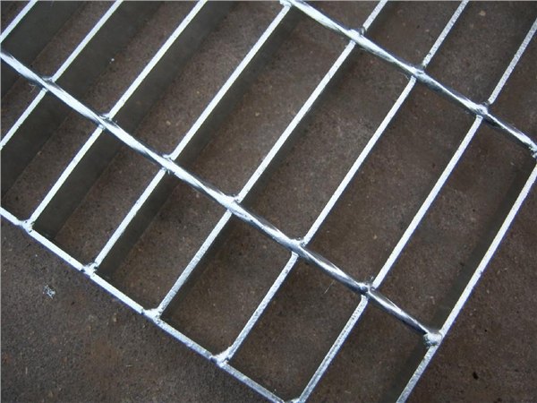 【清仓价】养鱼池过滤用格栅板用途，石油化工厂用钢