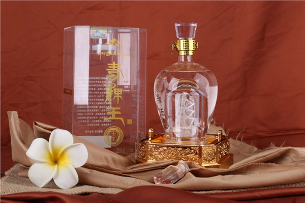 青海青稞酒厂家新年特价，包装更加高端，不变的是始