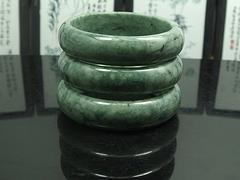 优质的翡翠手镯专业报价 翡翠玉镯厂家直销