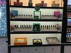 哪里有提供信誉好的广州化妆品展柜回收服务_可靠的