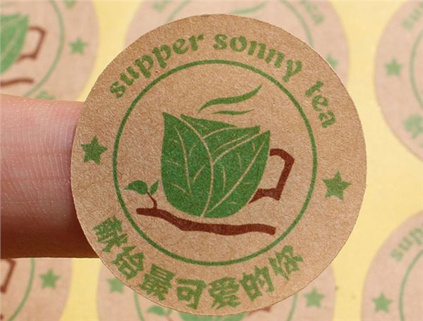 秋蝶服装辅料公司为您提供质量好的牛皮纸不干胶标签