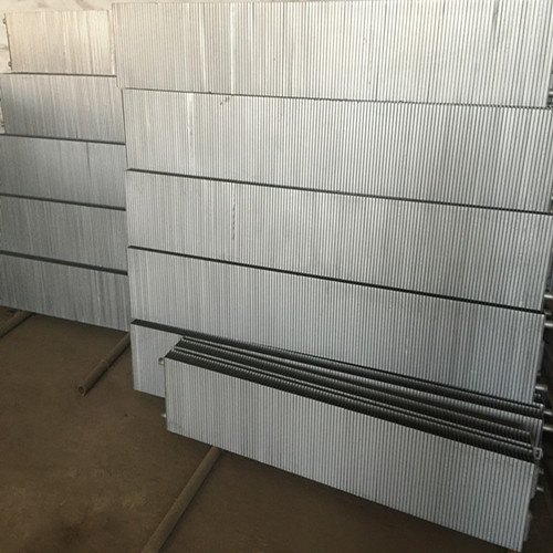 供应供应春烨钢制闭式串片散热器 结构凑，体积小便于安装