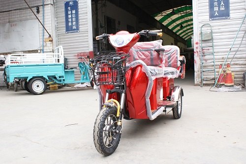 厂家直销优惠众多老年休闲电动三轮代步车钓鱼者的大爱
