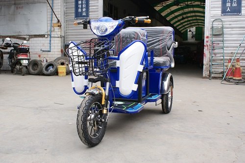供应质优物美价廉电动三轮车老年助力代步车休闲款三轮车