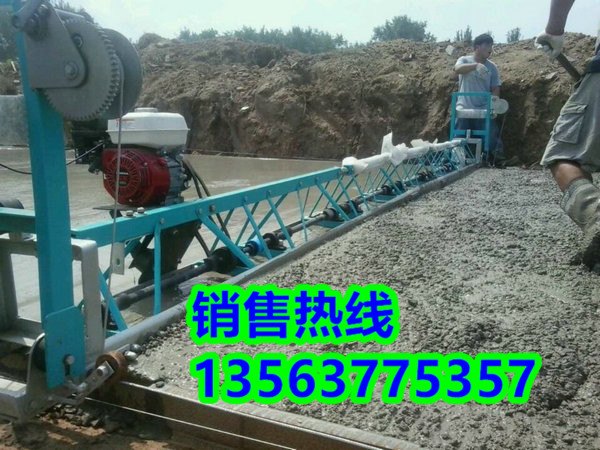 工厂直接销售的混凝土震动梁路面摊铺机视频