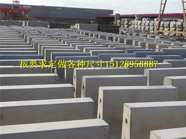 蓬莱水泥隔离墩模型，水泥隔离带模具制造厂家