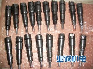 奔驰发电机12V2000喷油器总成