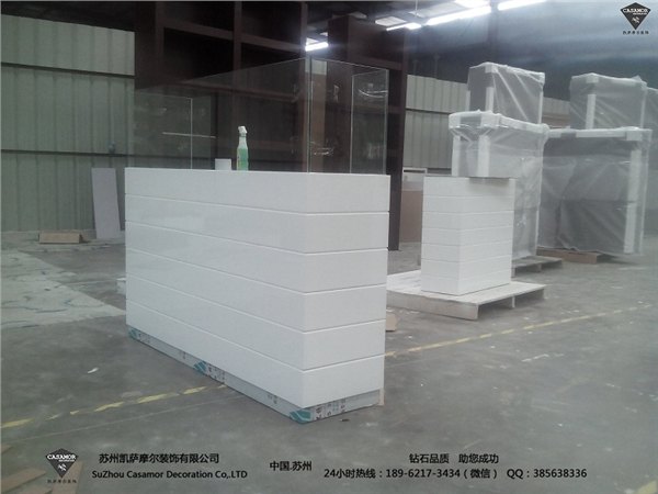 流行烤漆展示柜定做、江西眼镜店装修、CASAMOR