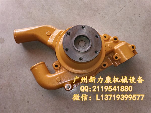 原装小松S4D95L发动机水泵6204-61-1301