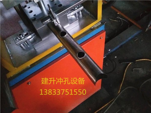 供应沧州建升冲孔设备,半自动冲孔机,圆管切弧冲孔设备