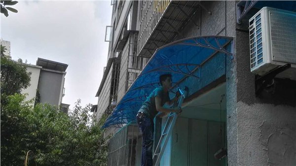 重庆毅汇工程塑料雨棚支架可连续组装无限延伸新型组装雨阳篷露台