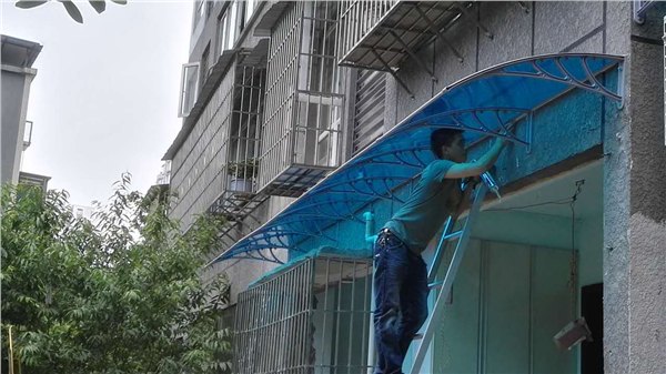 重庆毅汇厂无声雨篷支架可连续组装无限延伸新型组装雨阳露台篷重庆无声支架