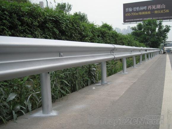 波形梁钢护栏板高速公路波形防撞护栏板