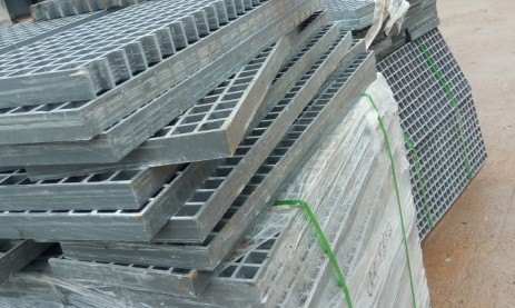热镀锌钢格板4S店玻璃格栅板不锈钢格栅板钢梯踏步板空心球立柱