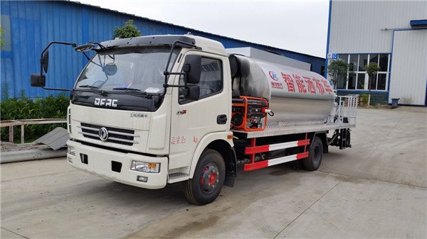 东风多利卡沥青洒布车厂家价格5吨乳化沥青车