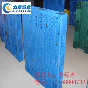 物流仓储用塑料托盘厂家，塑料地垫板价格