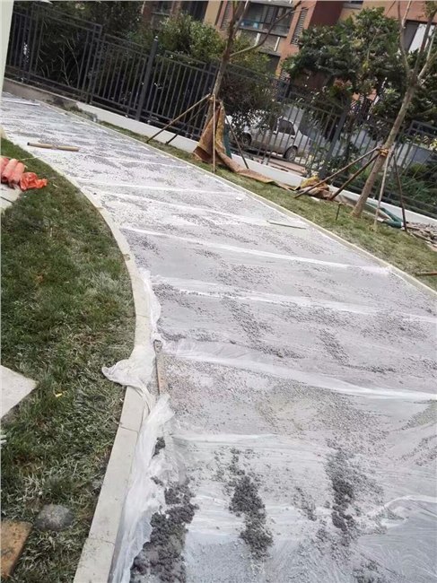 广东深圳彩色透水混凝土地板