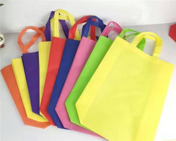 厂家供应无纺布袋子广告礼品袋定制