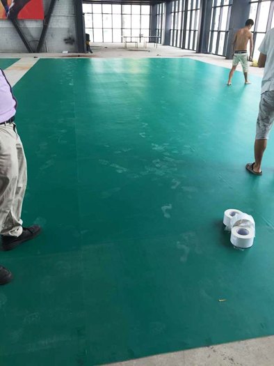 深圳移动式4.5mm荔枝纹羽毛球胶地板耐磨防滑PVC胶地板商家