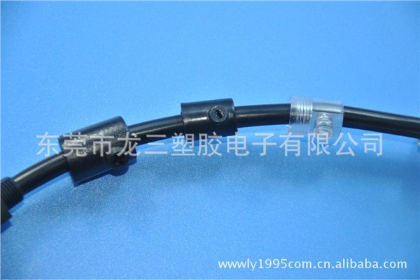龍三塑胶标准零配件制造厂大量供应301内牙线扣