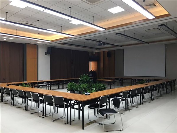 板式会议桌报价就找厂家直销硕美上海办公家具厂