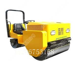 900C进口全液压3T座驾式压路机