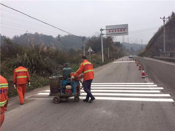 云南划线施工公司 小区 学校 工厂专业画线价格
