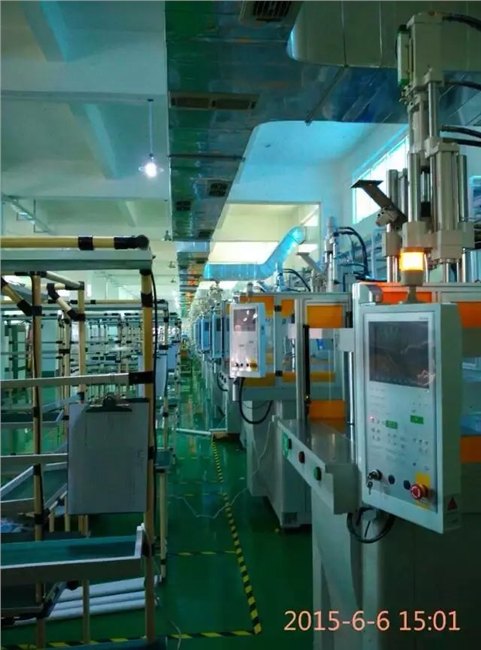多站式多工位的圆盘立式注塑机型号V3-2R-55T德润品牌值得信赖