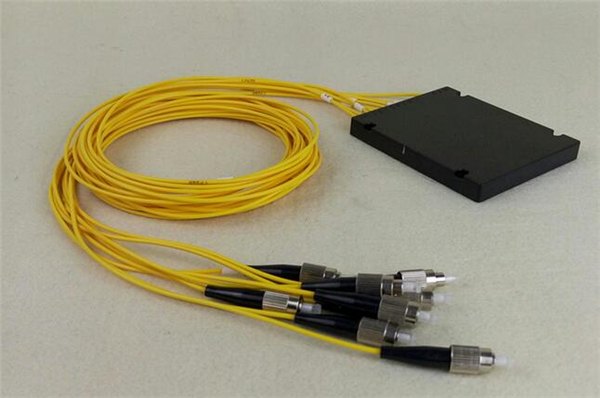 供应1：8盒式FC分光器 尾纤式fc pc分光器 光分路器