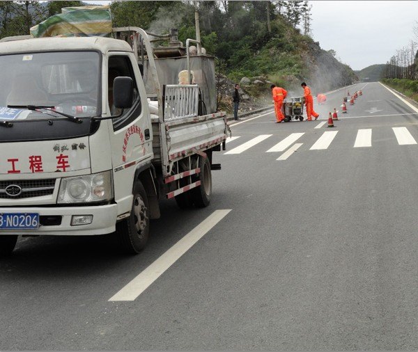 重庆停车库划线，马路热熔标线划线公司