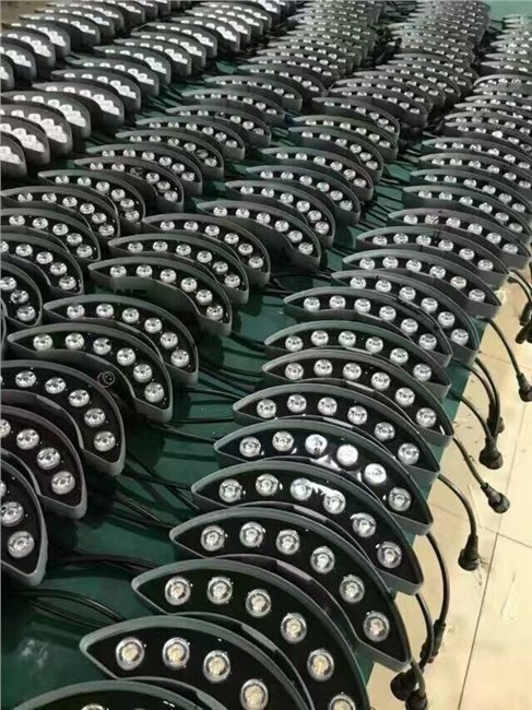 批发金黄光黄光防水瓦楞灯6W9W12W