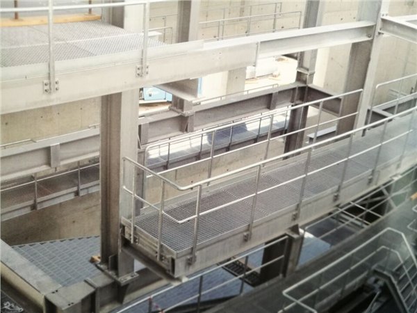 供应门口踩踏板、钢结构平台板、建筑物吊顶