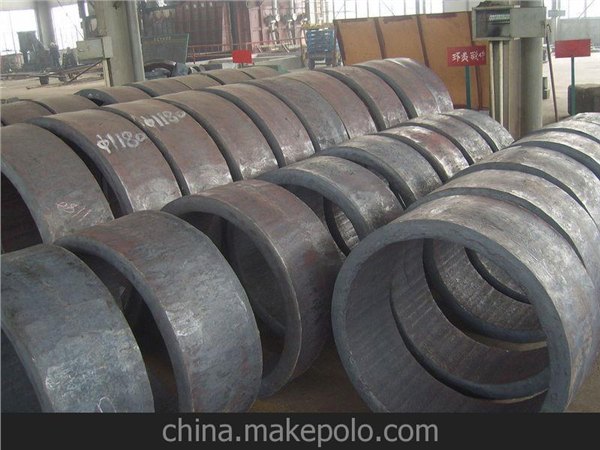 模锻锻压的环形锻件，齿圈毛坯。余量小，重量轻，价格便宜