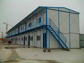 供兰州彩钢活动房工程施工