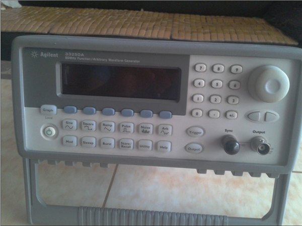 Agilent33250A