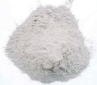自流浇注耐火料