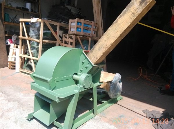 广东广西柴油机带动原木粉碎机