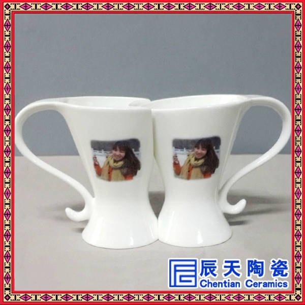 马克杯陶瓷杯 带盖带勺精致实用健康 厂家定制