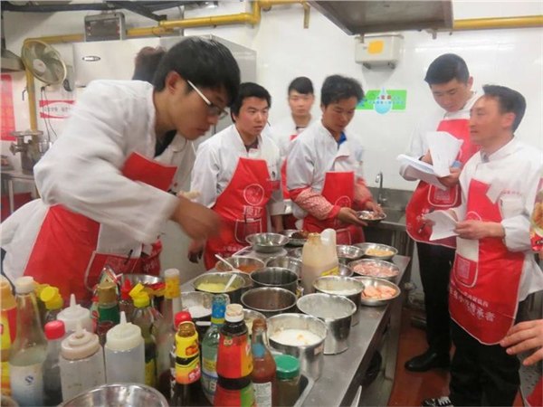 学做家常炒菜到昆明顶正