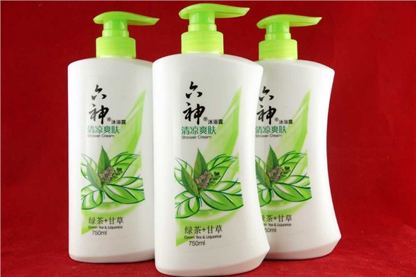 开化妆品店到期六神沐浴露等用品甩货处理批发进货渠道