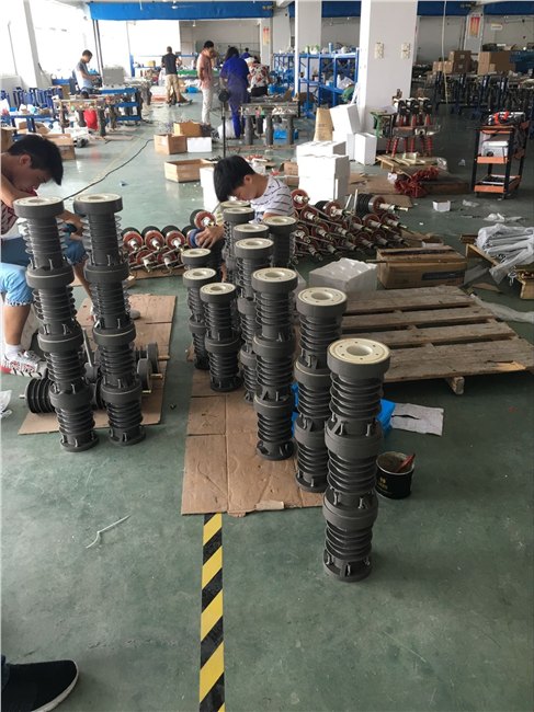 现货供应ZW32-12户外柱上真空开关ZW32户外真空断路器ZW32