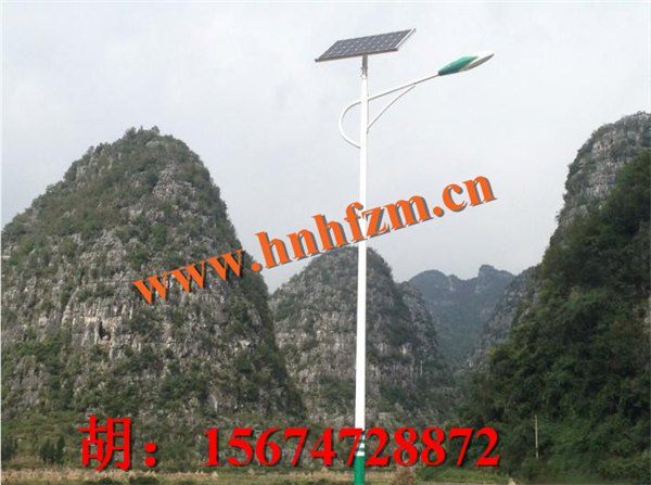 湖南湘乡市太阳能路灯 新农村用20W-60W光源经济实惠装