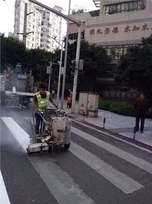 重庆划线公司 巴南城区复老线施工
