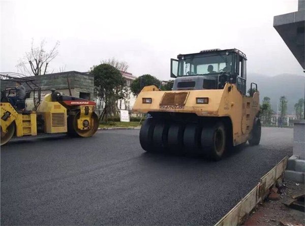 重庆专业道路摊铺沥青路面施工公司