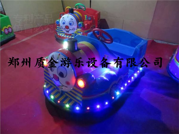 原创技术精湛托马斯双人碰碰车，电瓶甲壳虫碰碰车厂家