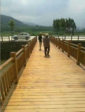 供兰州防腐木栏杆和甘肃防腐木护栏报价