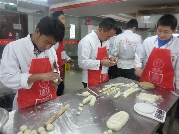 开早点店做什么好学做包子油条昆明哪里可以学